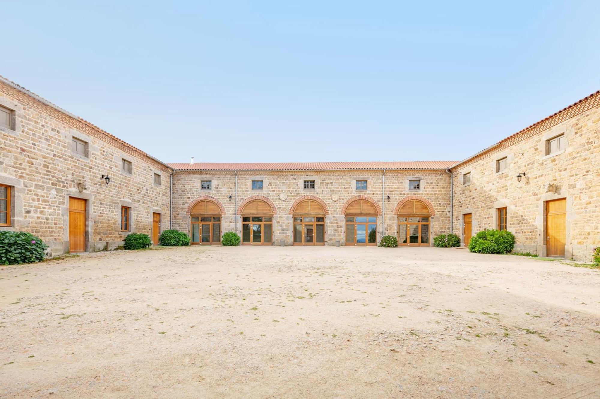 Domaine Et Chateau De Valinches Marols Exterior foto