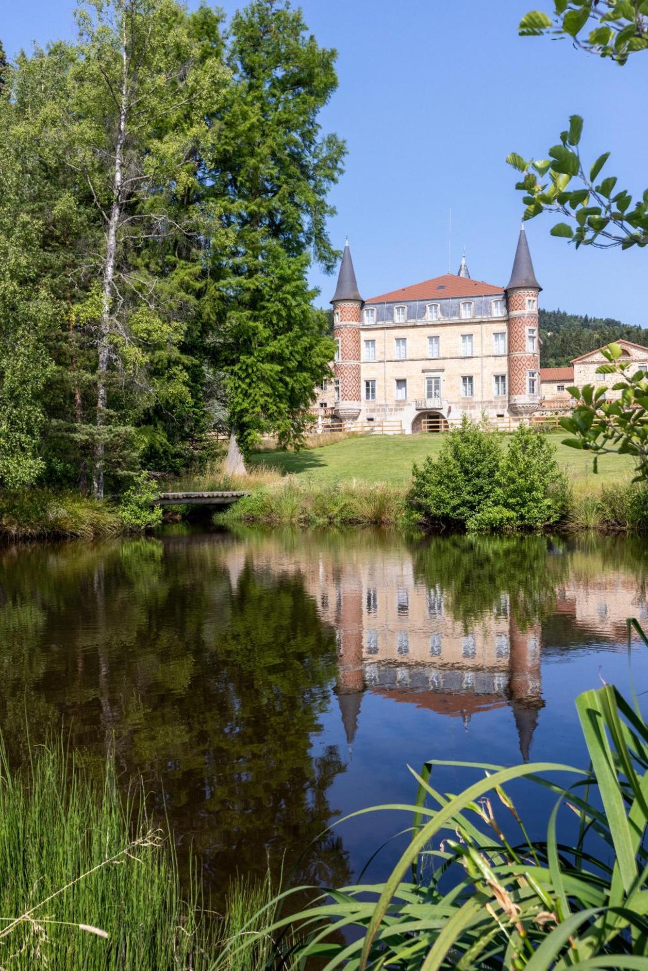 Domaine Et Chateau De Valinches Marols Exterior foto